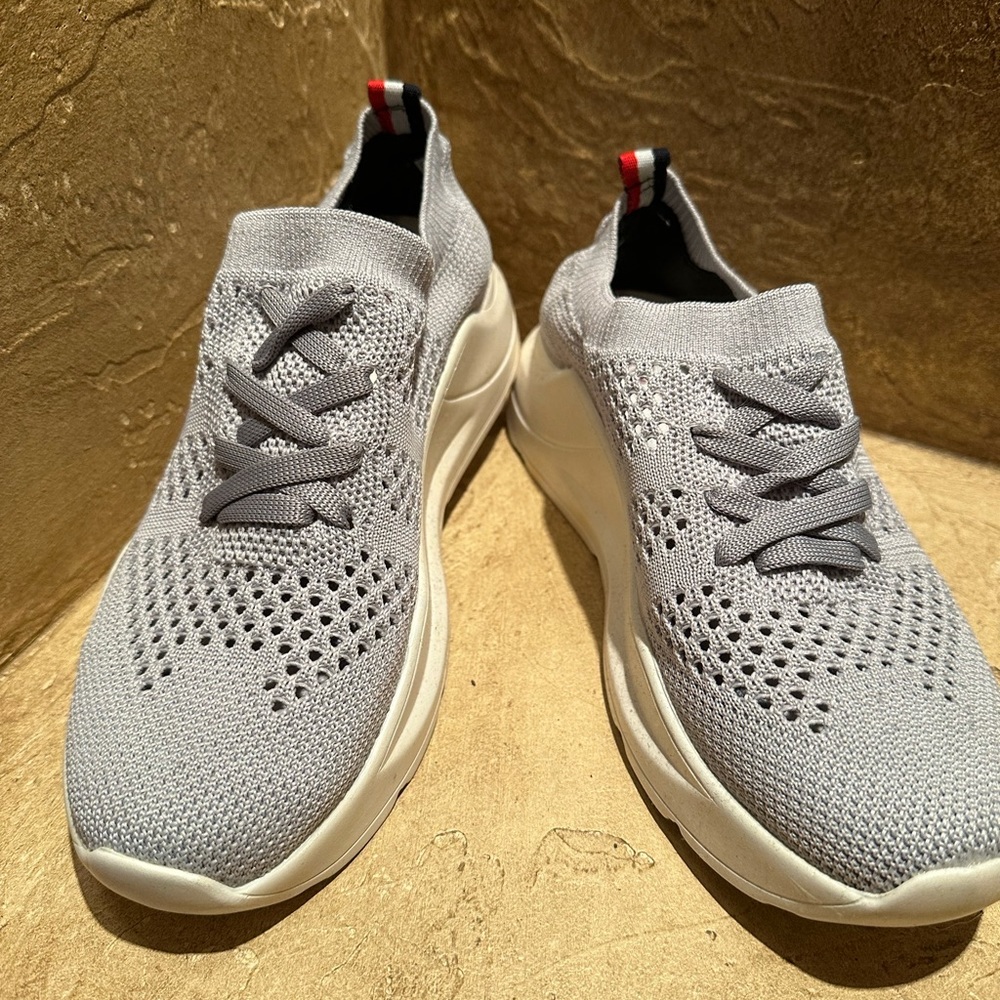 USPA slip on sneakers